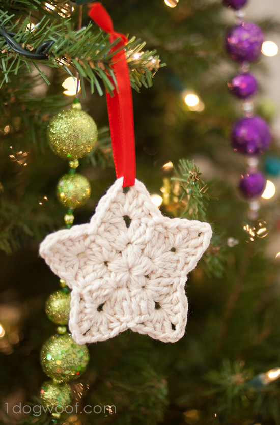 Crochet Star Ornament pattern.  www.1dogwoof.com