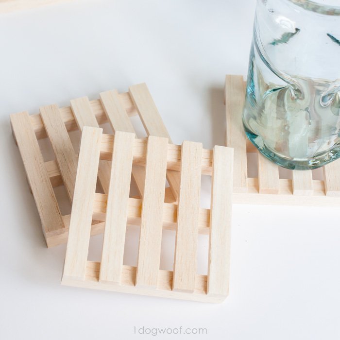 How to Make Your Own Coasters, DIY Coasters, Make Your Own Coasters, DIY Crafts, Craft Projects, Simple Craft Projects, Simple Ways to Make Your Own Coasters, Popular Pin