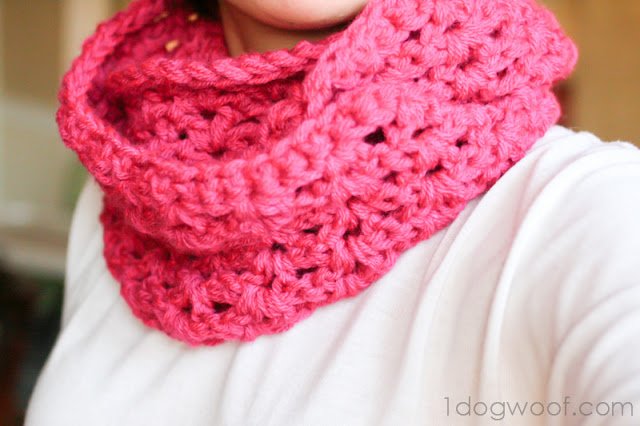 One Dog Woof: Infinity Scarf Free Pattern