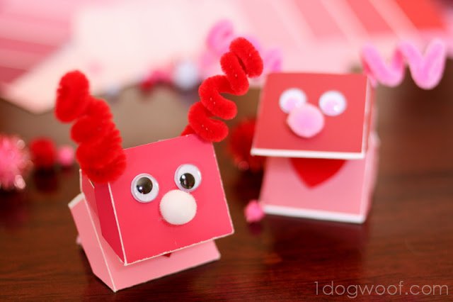 Paint Chip Puppets | One Dog Woof | #valentines