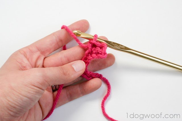 How to crochet a single crochet stitch