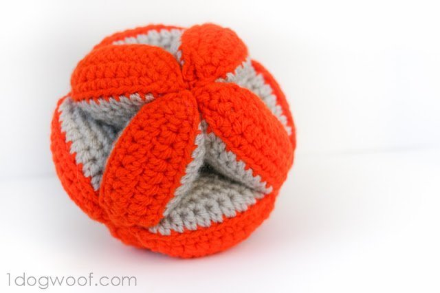 Baby Clutch Ball | One Dog Woof | #crochet #babyshower