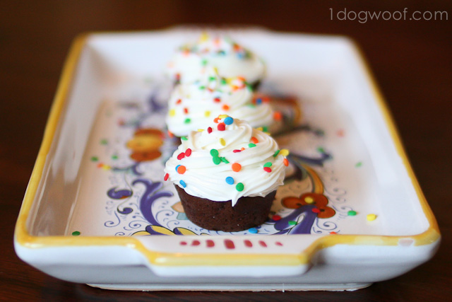 Cupcakes from Box Cake Mix with Yogurt and Grenadine