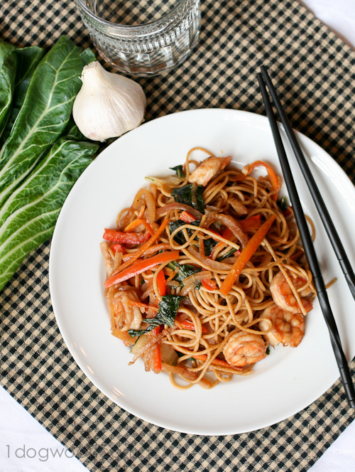 Quick and Healthy Lo Mein Recipe | One Dog Woof | #pasta #asian #stir-fry
