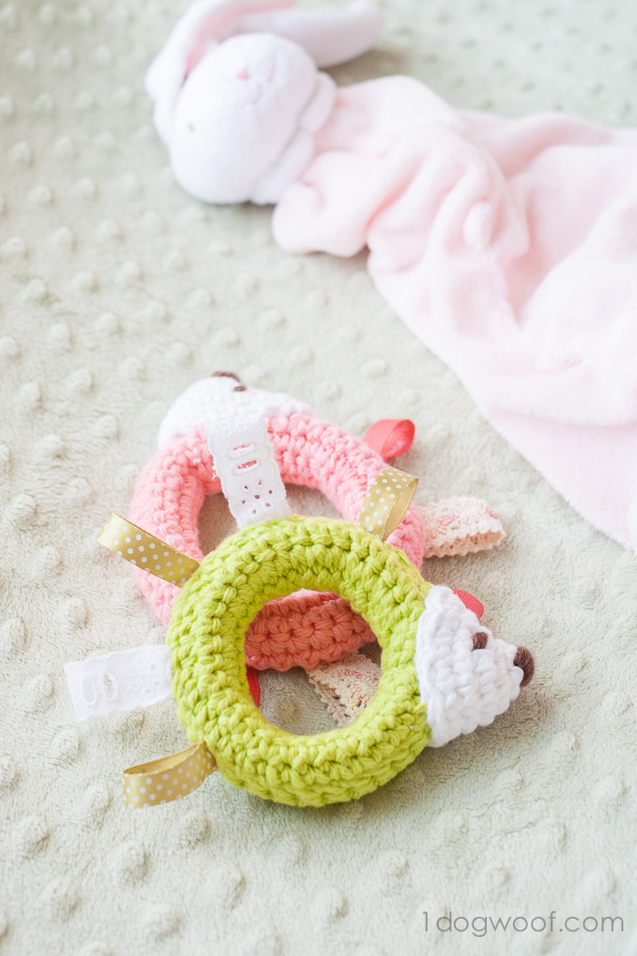 Hedgehog Taggie Baby Toy Crochet Pattern | www.1dogwoof.com