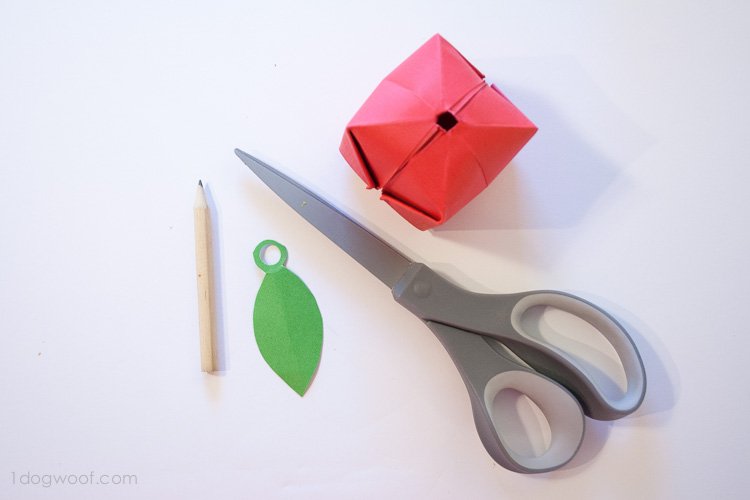Origami Apple Favor | www.1dogwoof.com