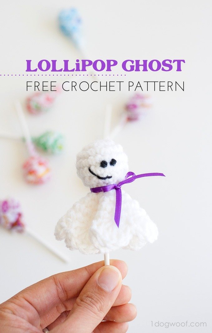 This lollipop ghost is too cute! And there's a free crochet pattern too! | www.1dogwoof.com
