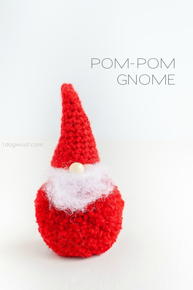 Pom-pom Santa or pom-pom gnome. Take your pick, cute either way! | www.1dogwoof.com