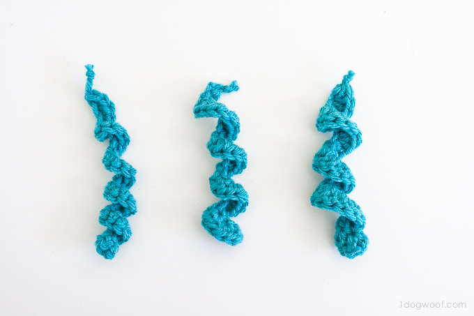 Crochet Curly Cue reference sampler | www.1dogwoof.com