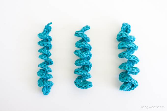 Crochet Curly Cue reference sampler | www.1dogwoof.com