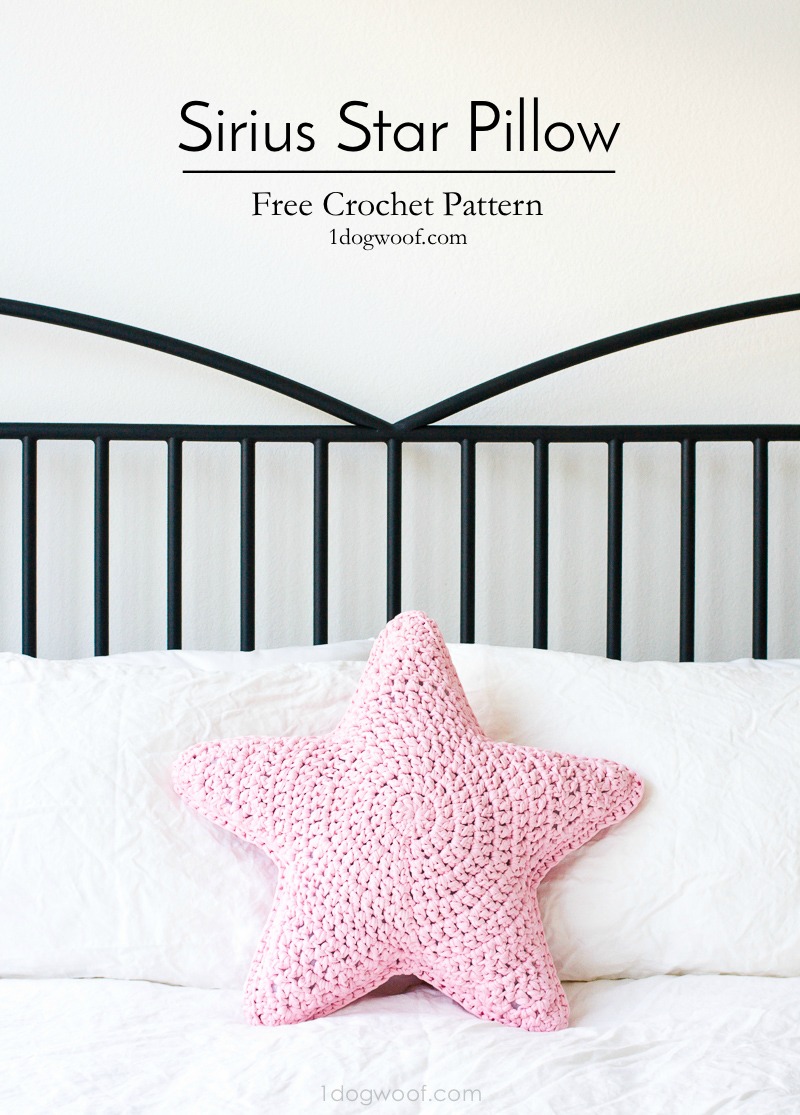 This crochet Sirius Star Pillow, using fabric/t-shirt yarn is a sirius(ly) fun and easy project to whip up over a weekend! Includes free pattern.